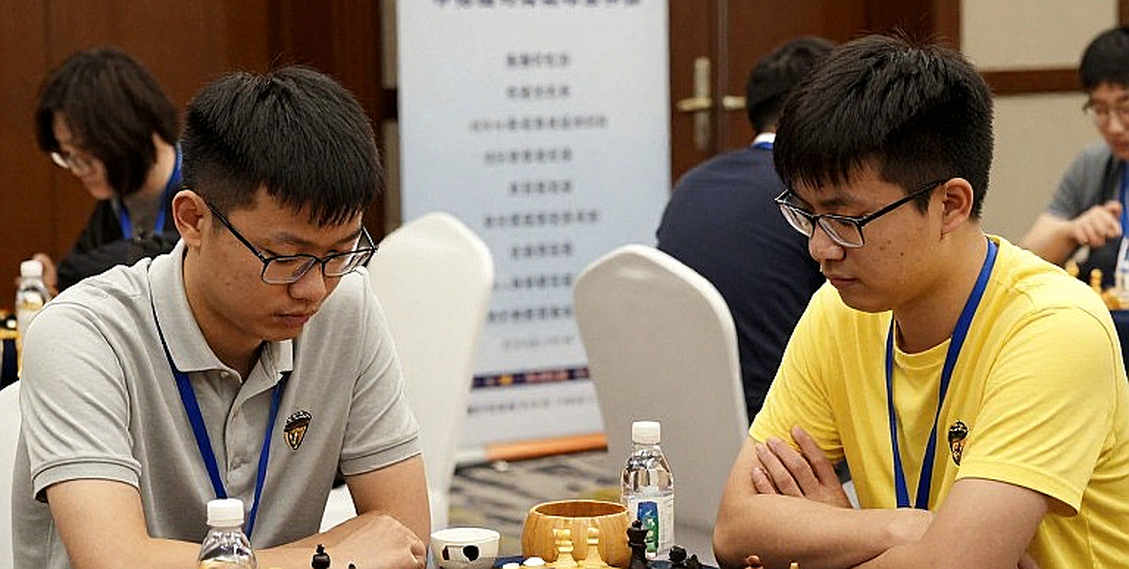 Ván cờ Kazakhstan: Chiếc ghế FIDE bị gọi sai tên
