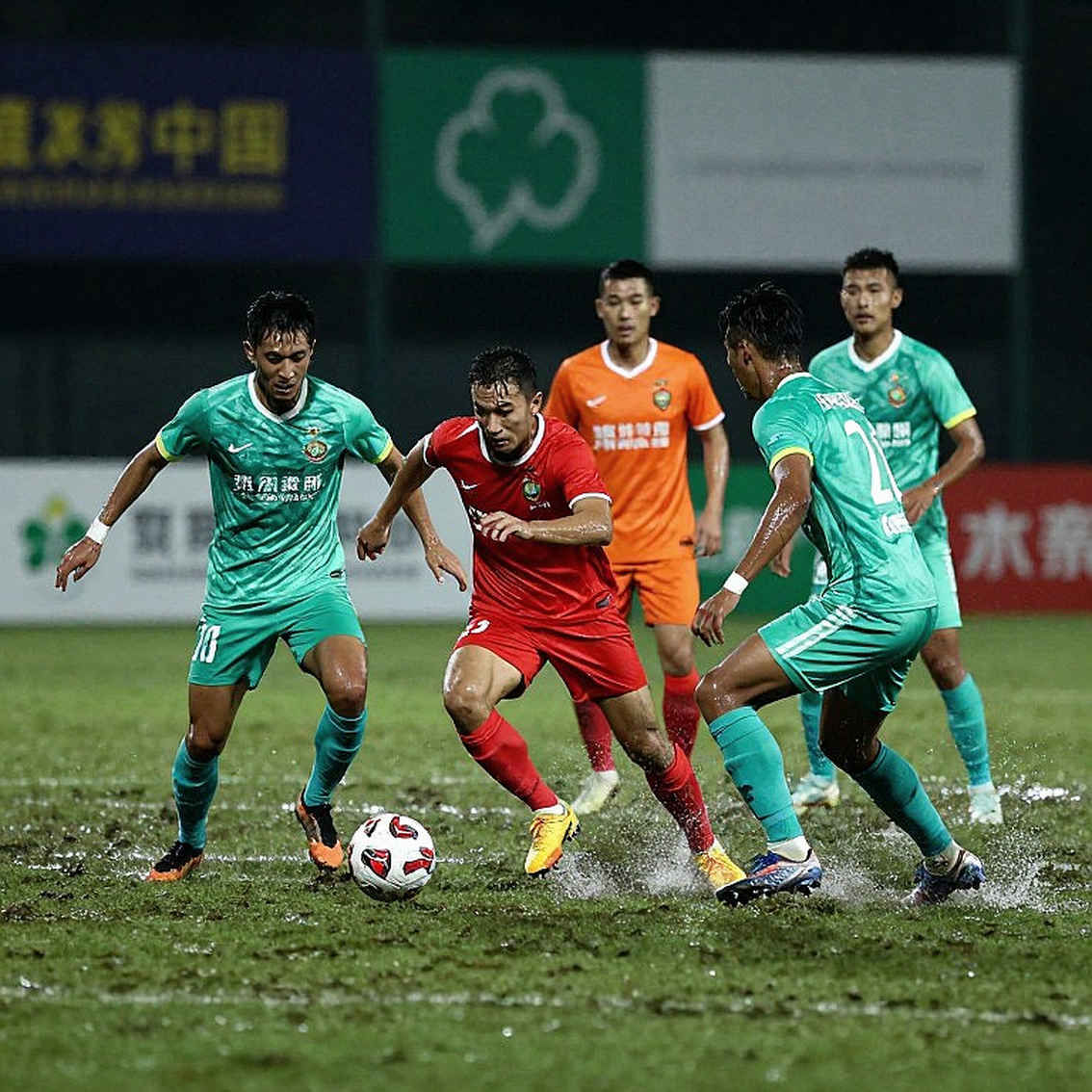 Hai cái tên Việt Nam trên trang chủ FIFA: bản kiểm kê chưa được đối chiếu