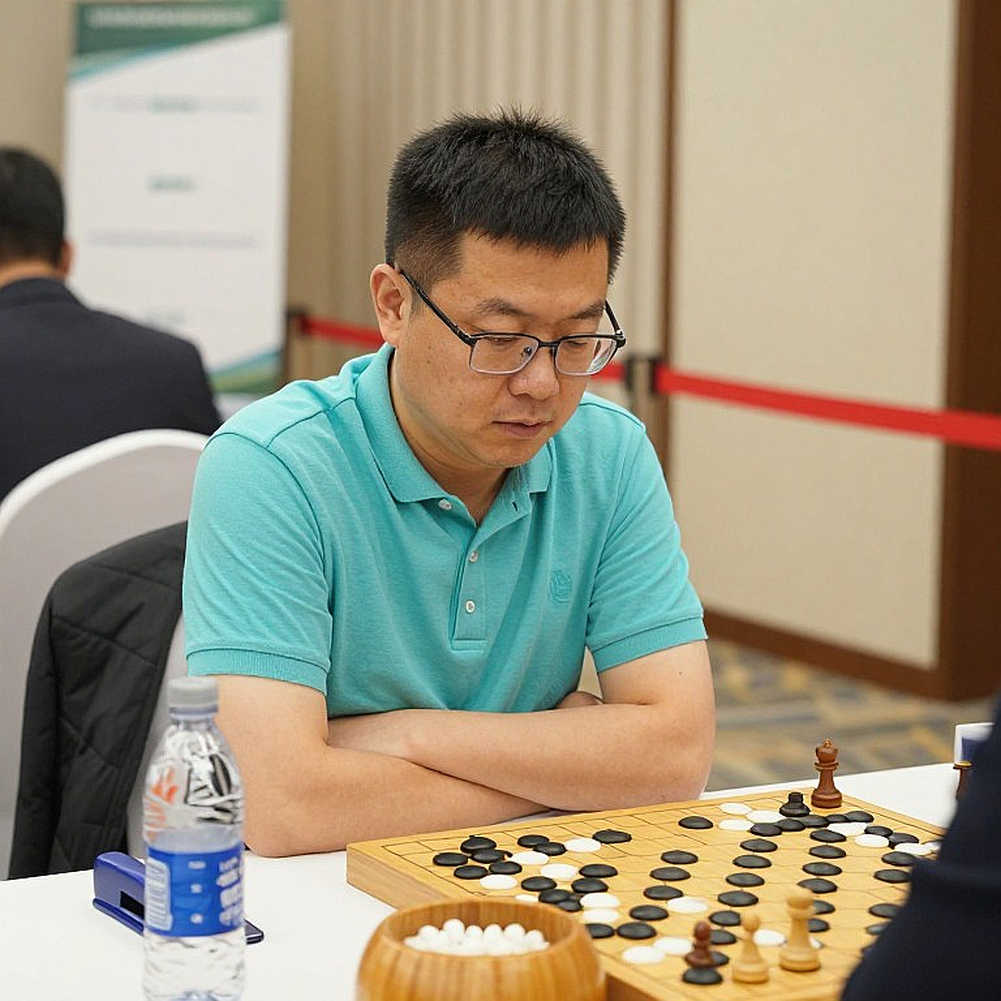 Master Class Vol. 20 - Bent Larsen: Scandinavian Defense và cái bẫy của huyền thoại thương hiệu Master Class Vol. 20 - Bent Larsen: Scandinavian Defense và cái bẫy của huyền thoại thương hiệu