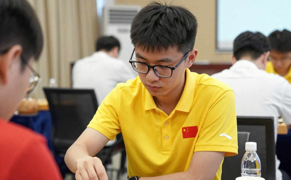 Gukesh chọn Board 4 tại Olympiad: nước đi đội hình và khoảng trống dữ liệu