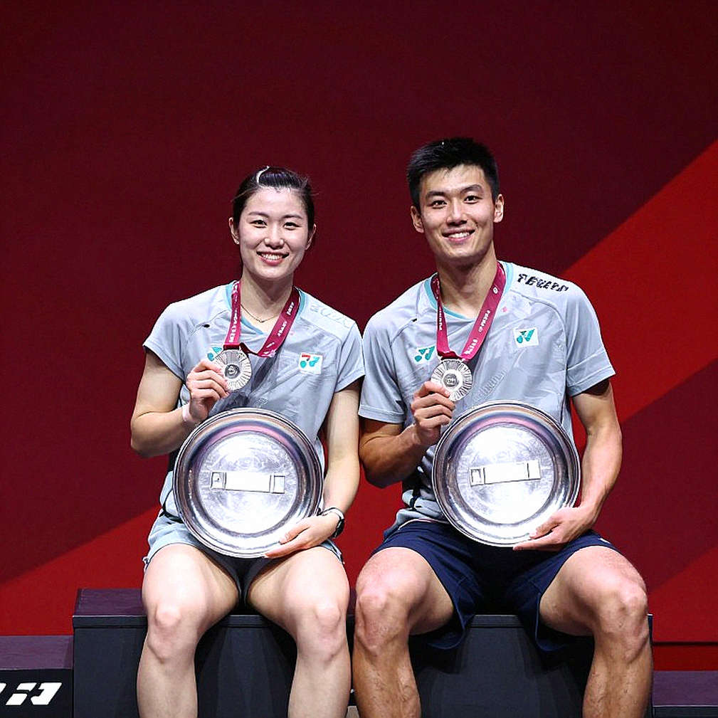 The Two-Metre Gap: The Unresolved Tactical Problem of Vietnamese Badminton in the Annual Season The Two-Metre Gap: The Unresolved Tactical Problem of Vietnamese Badminton in the Annual Season