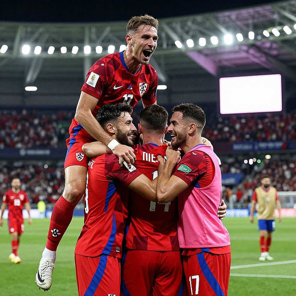 Hiệp một 0-0 trước Trung Quốc: Khi số đông mê muội, tôi đếm lại từ đầu Hiệp một 0-0 trước Trung Quốc: Khi số đông mê muội, tôi đếm lại từ đầu