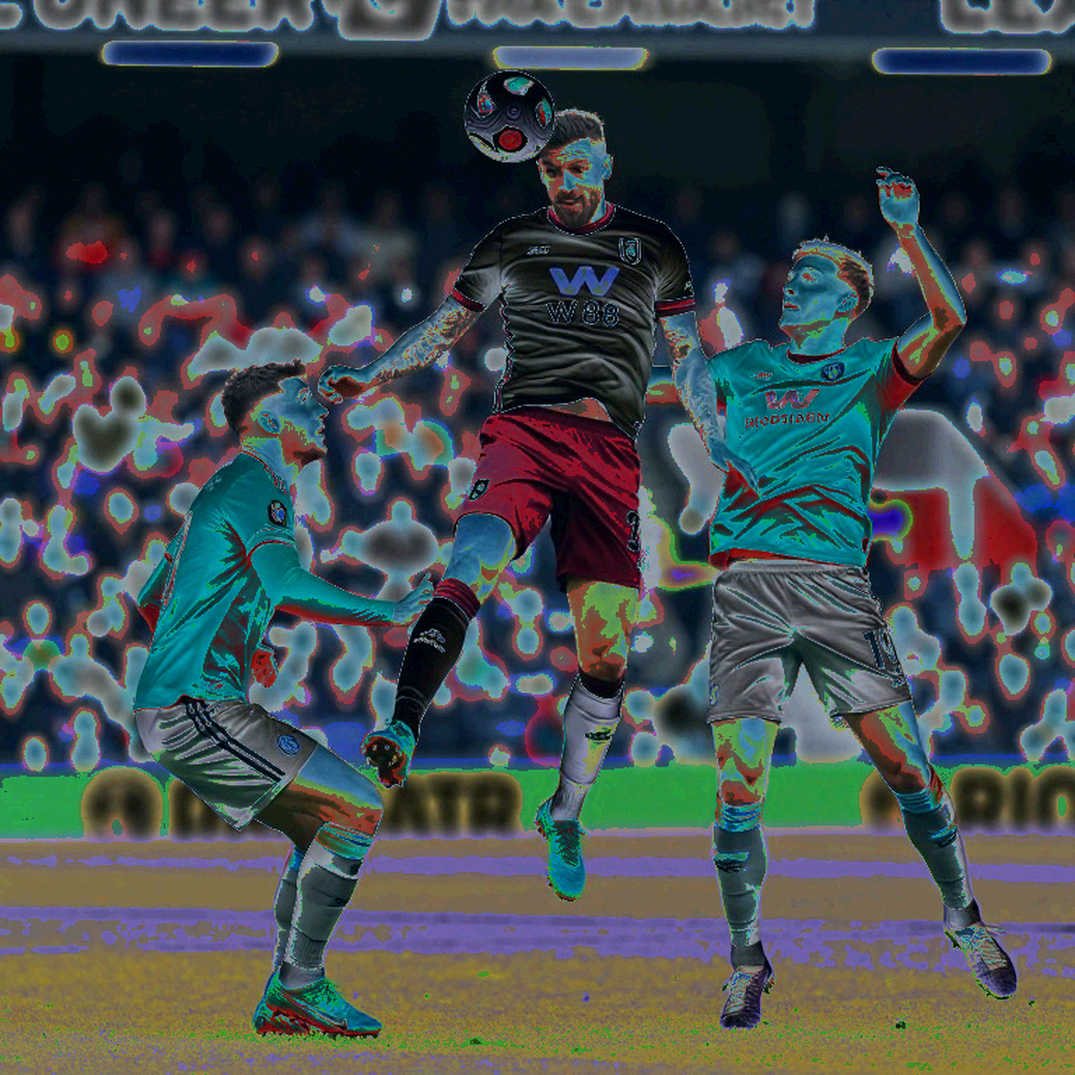 Vì sao V.League xuất khẩu được tiền vệ mà chưa xuất khẩu được một số 9