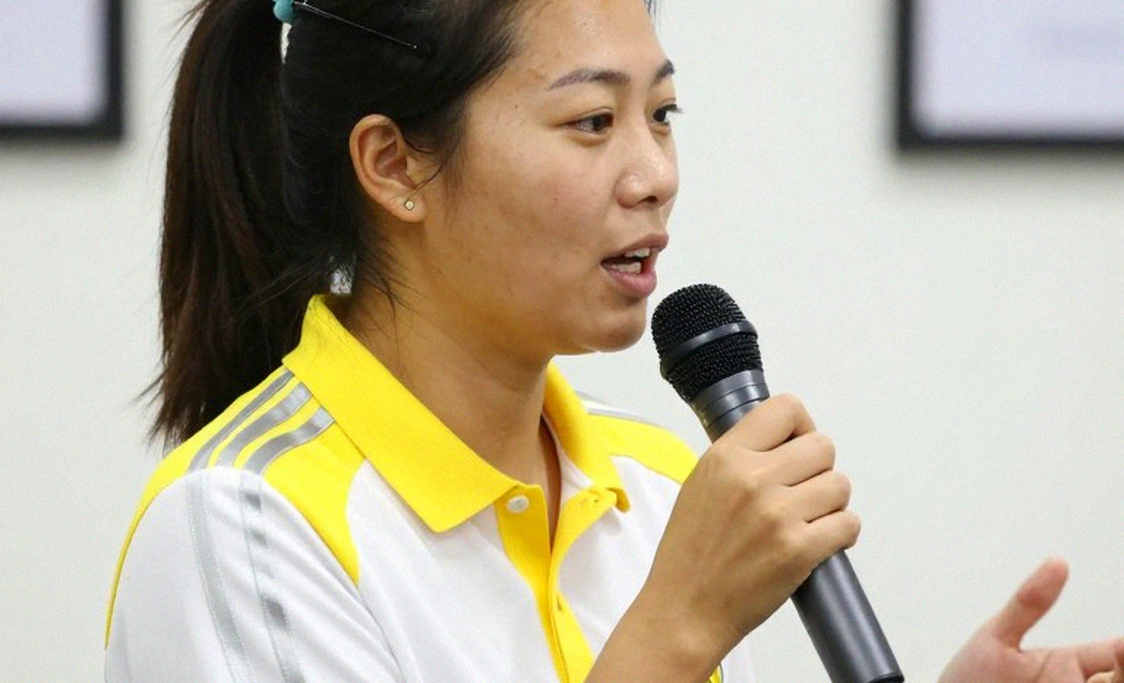 Bóng đá Việt Nam và hai dòng tiền: Doanh nghiệp, học viện và khoảng trống ở giữa Bóng đá Việt Nam và hai dòng tiền: Doanh nghiệp, học viện và khoảng trống ở giữa