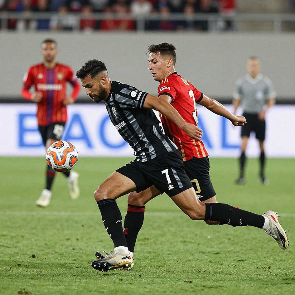 Kiểm toán thị trường chuyển nhượng V.League: Một bản hợp đồng, ba mức giá, không mức nào kiểm chứng được Kiểm toán thị trường chuyển nhượng V.League: Một bản hợp đồng, ba mức giá, không mức nào kiểm chứng được