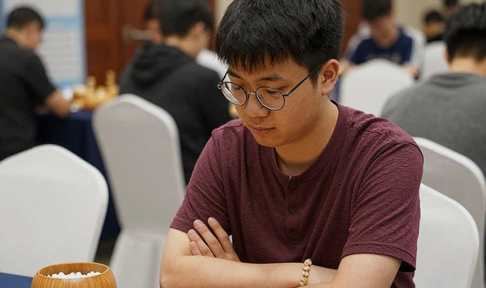 Elephant Gambit và giới hạn của một món vũ khí 60 phút